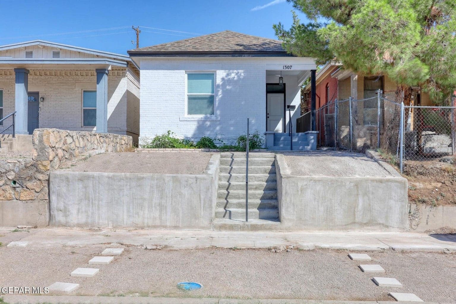1307 E CALIFORNIA Avenue