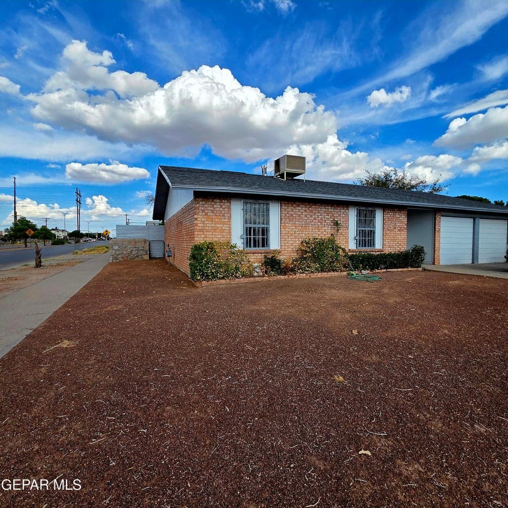 3012 SEA BREEZE Drive