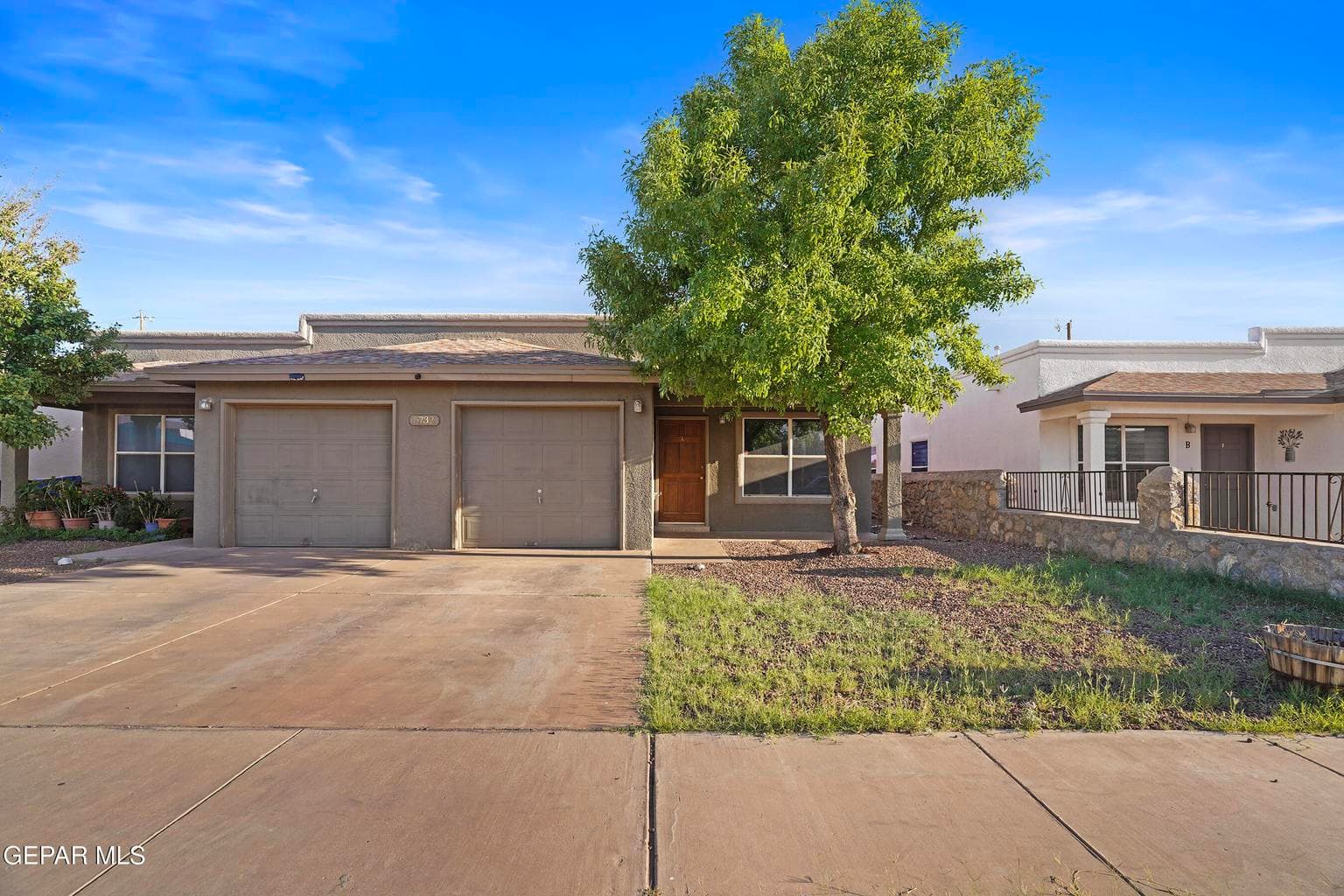 5732 SALUKI Drive A & B