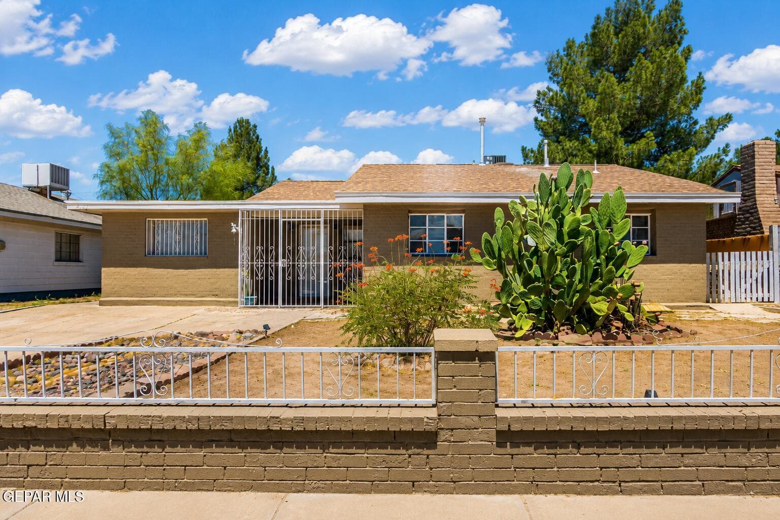 8115 LA PALOMA Circle