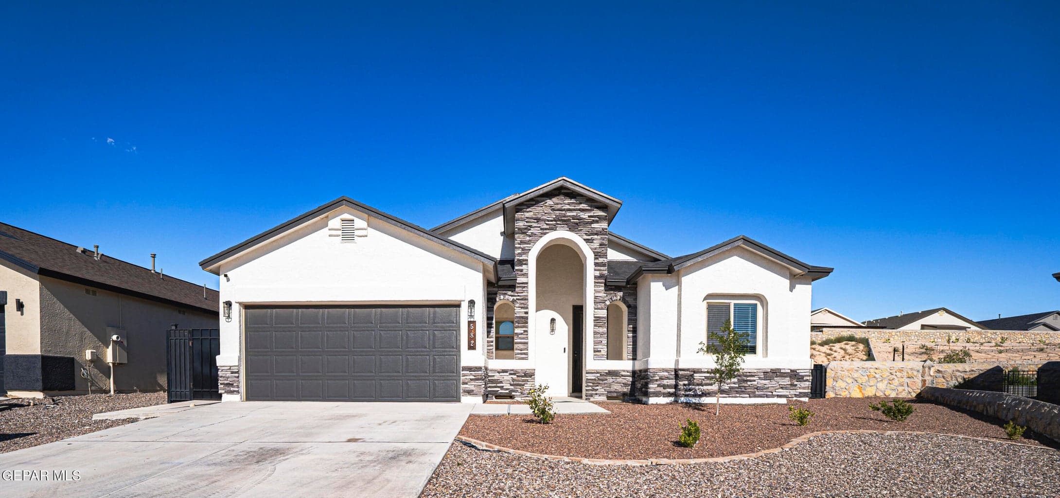 Photo of 582 OSIER Drive