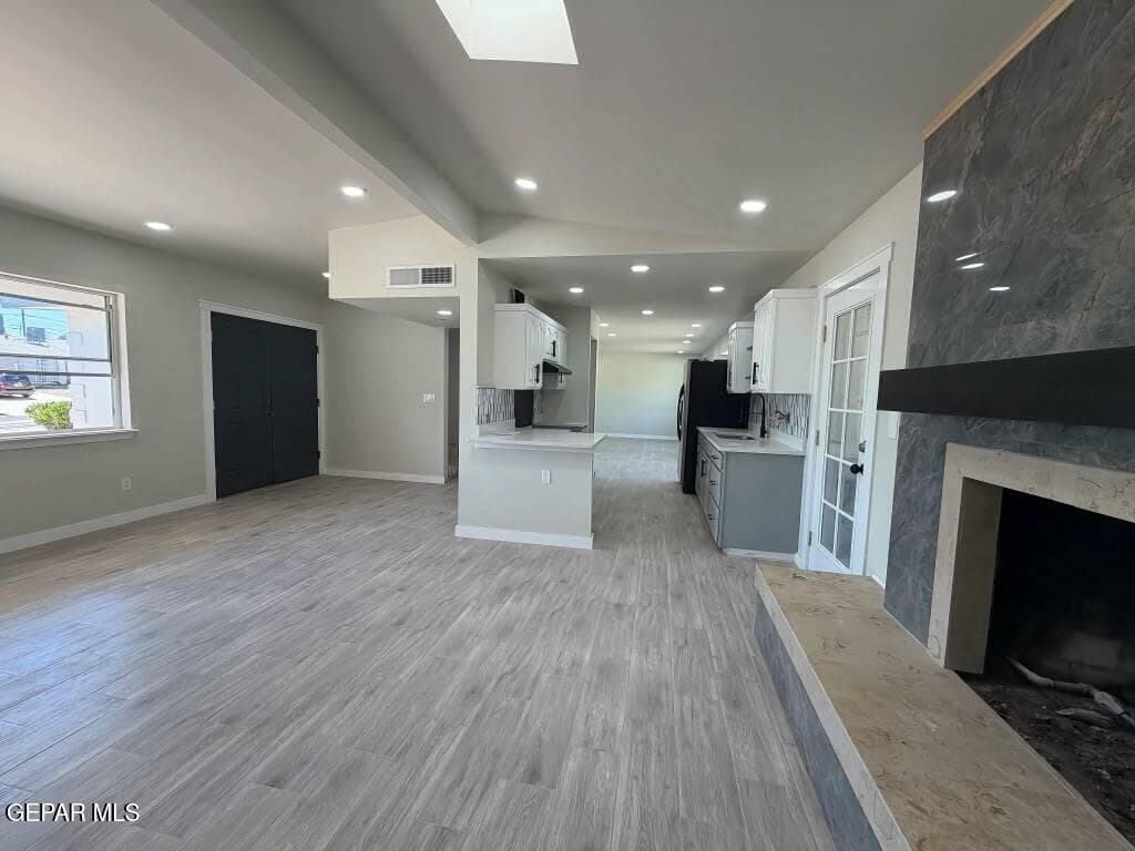 kitchenfireplace