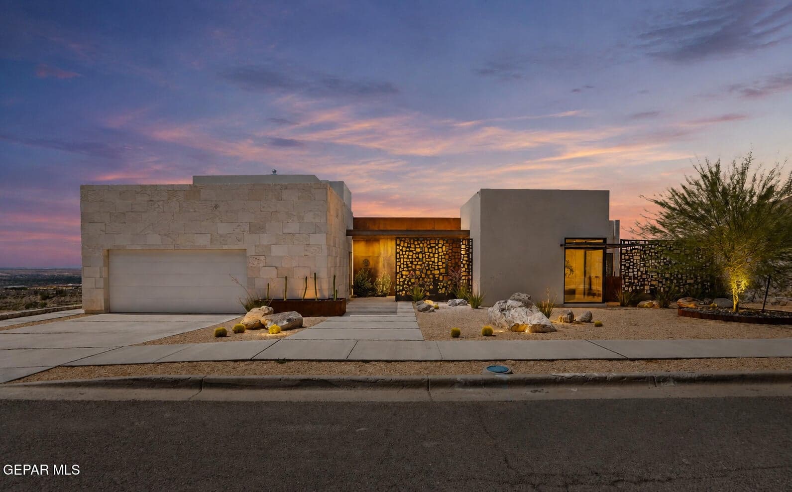 Photo of 287 EVEREST Drive