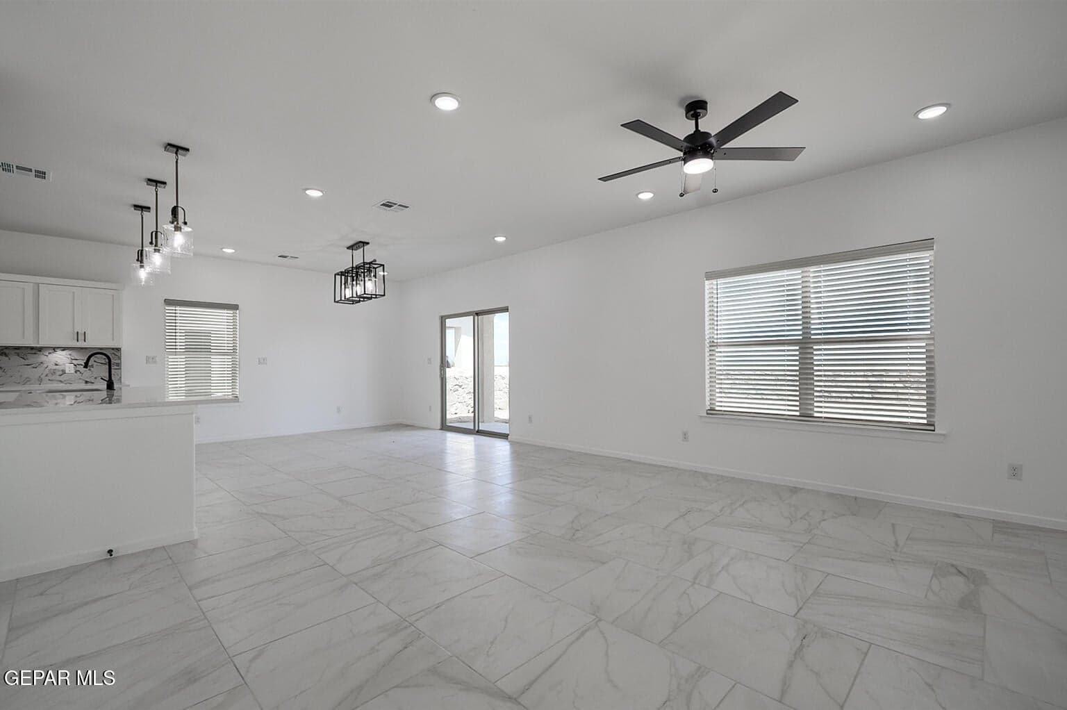 13857-Summer-Wave-Open-Floor-Plan
