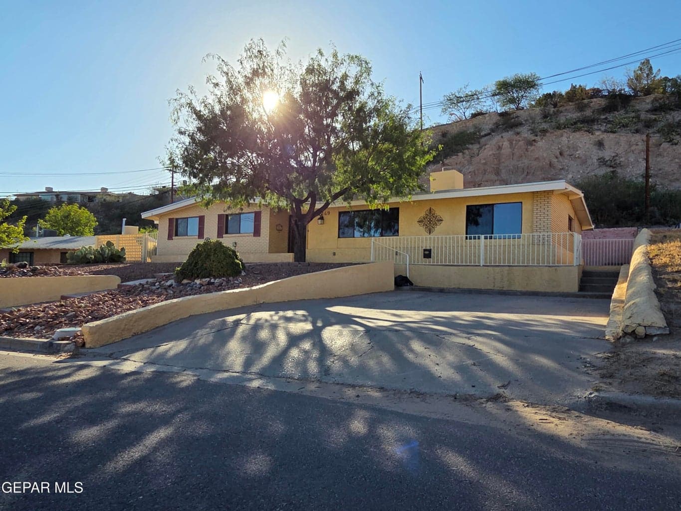 4249 CANTERBURY Drive