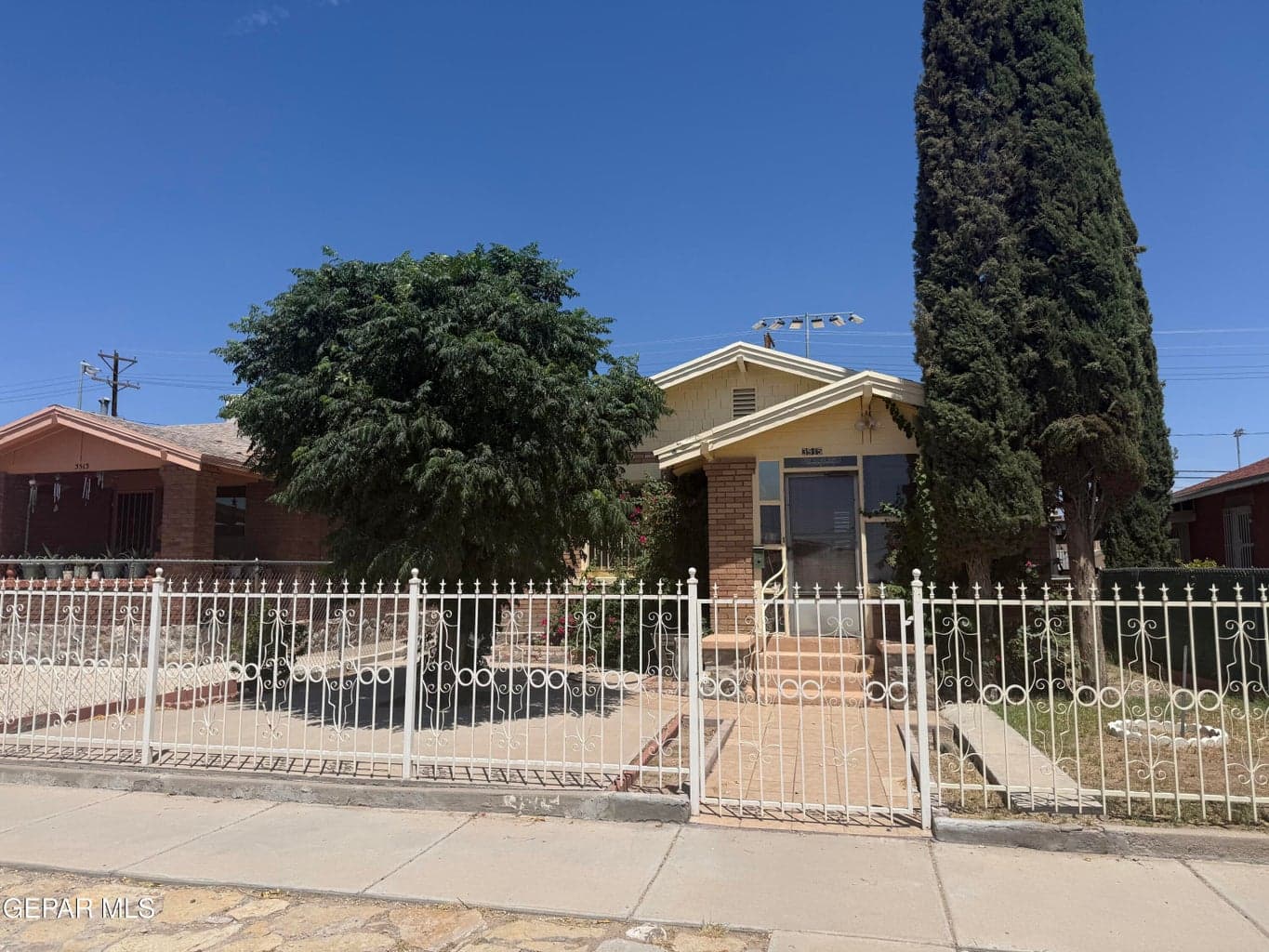 Photo of 3515 ALTURA Avenue