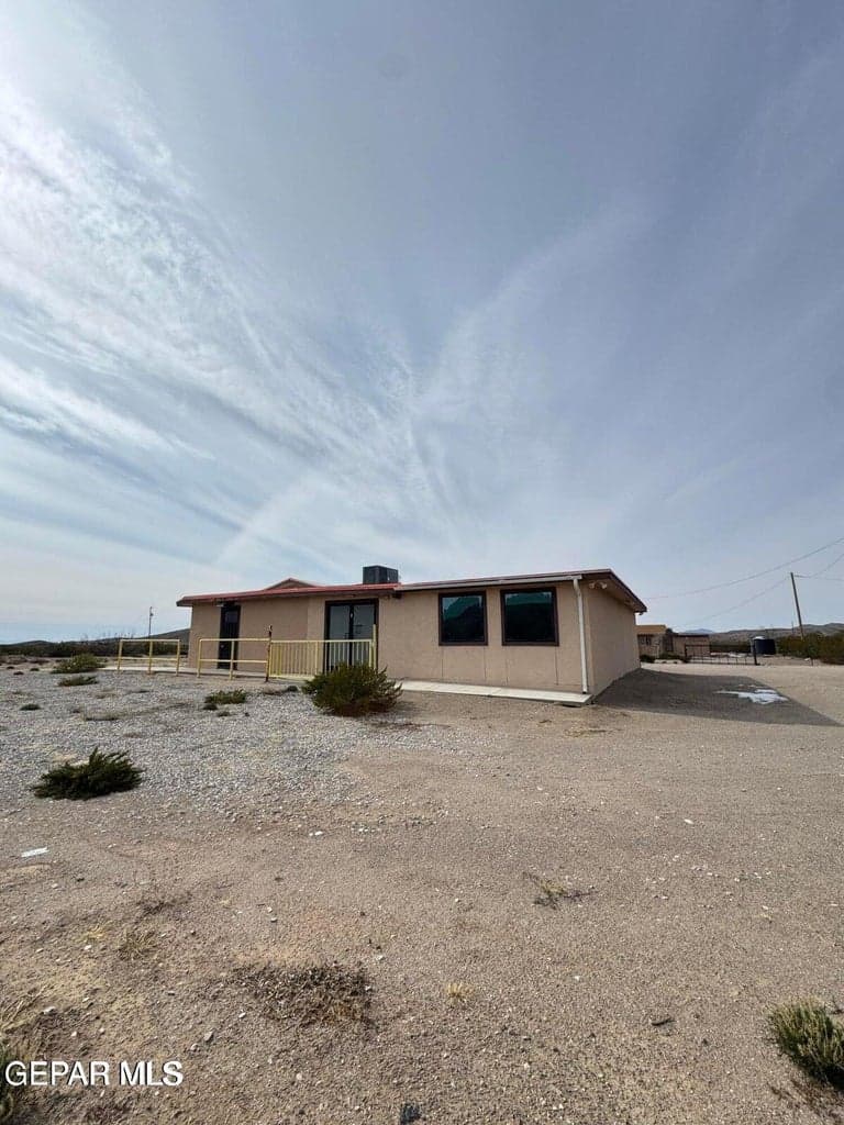 5989 HUECO TANKS Road