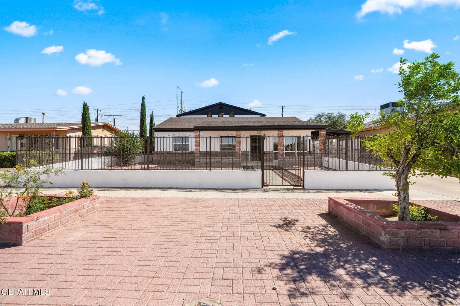 5221 Timberwolf Drive