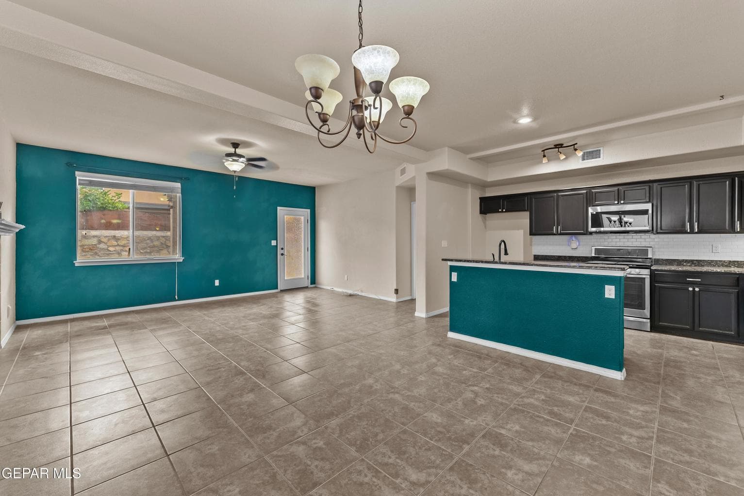 13221 Wellington-14