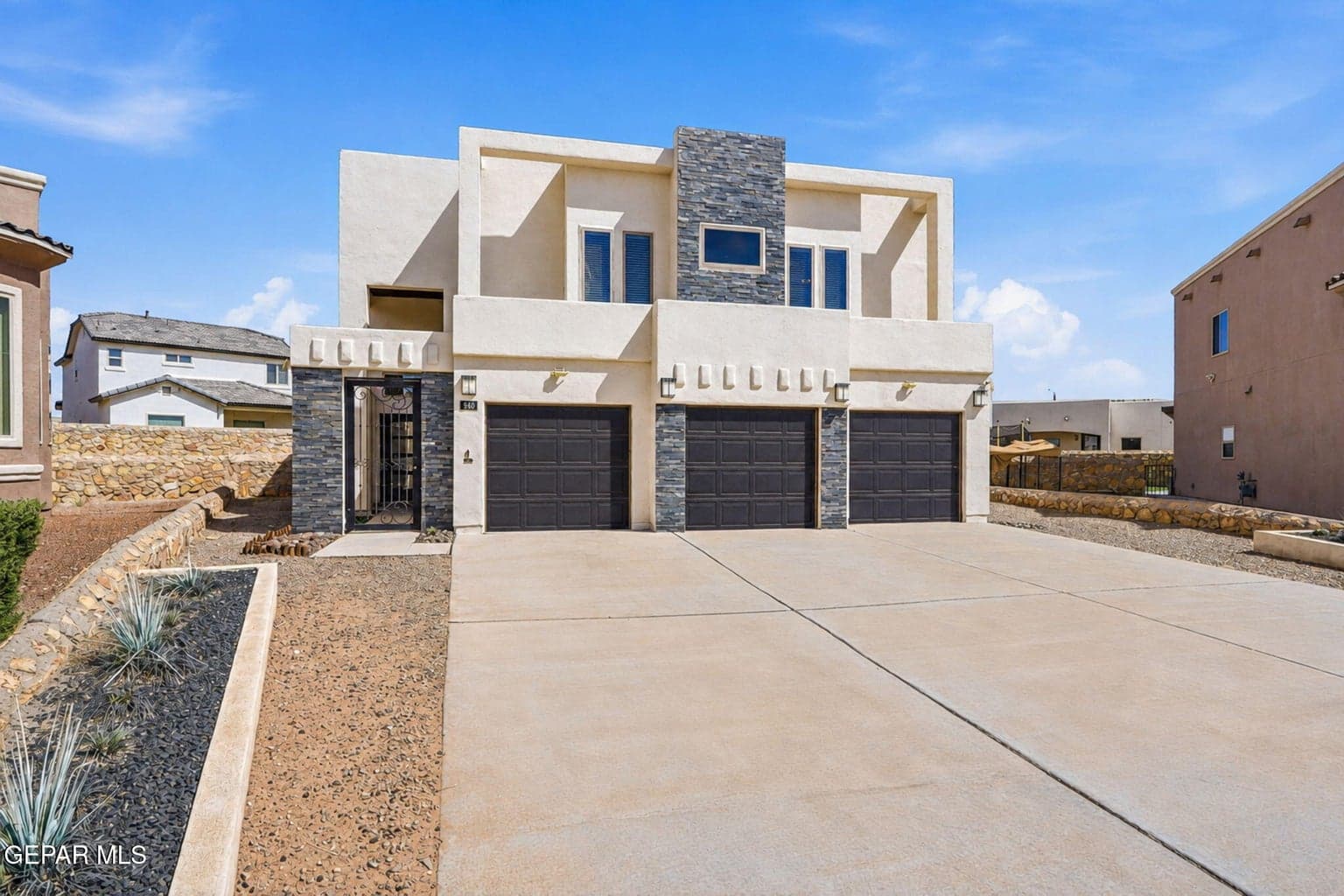 9-web-or-mls-Exteriors9