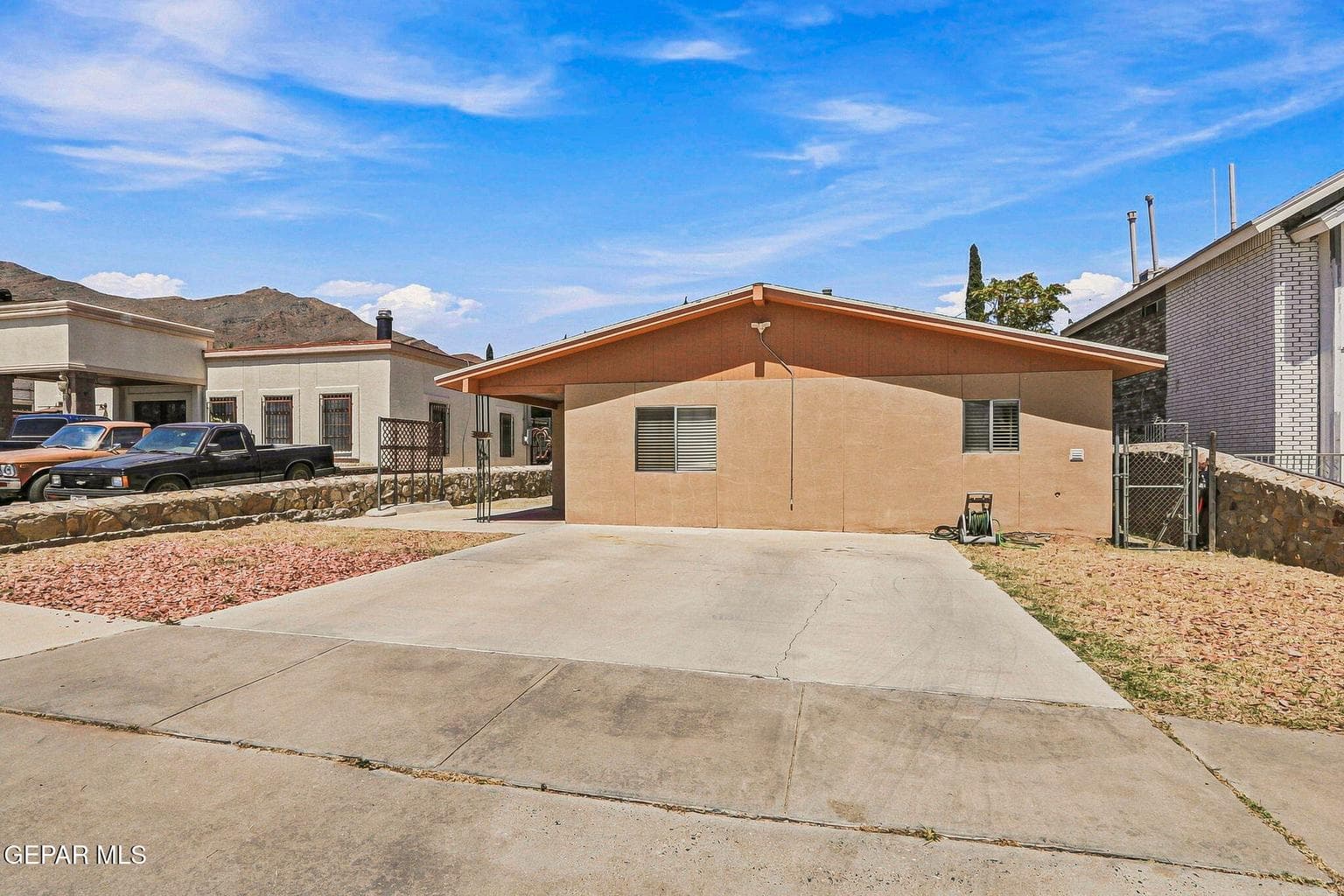 2627 Gold Avenue 2
