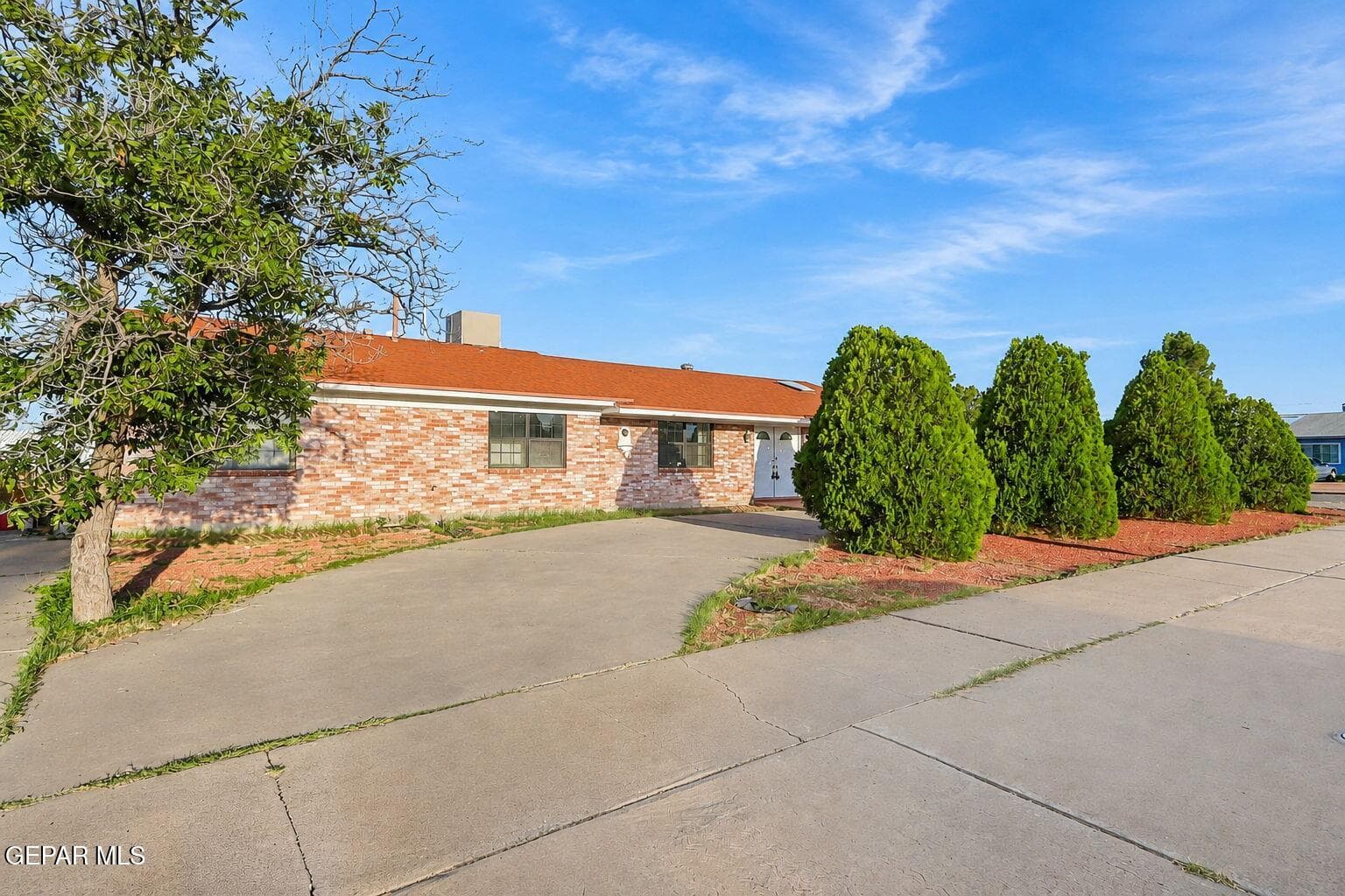 9-web-or-mls-Exterior9
