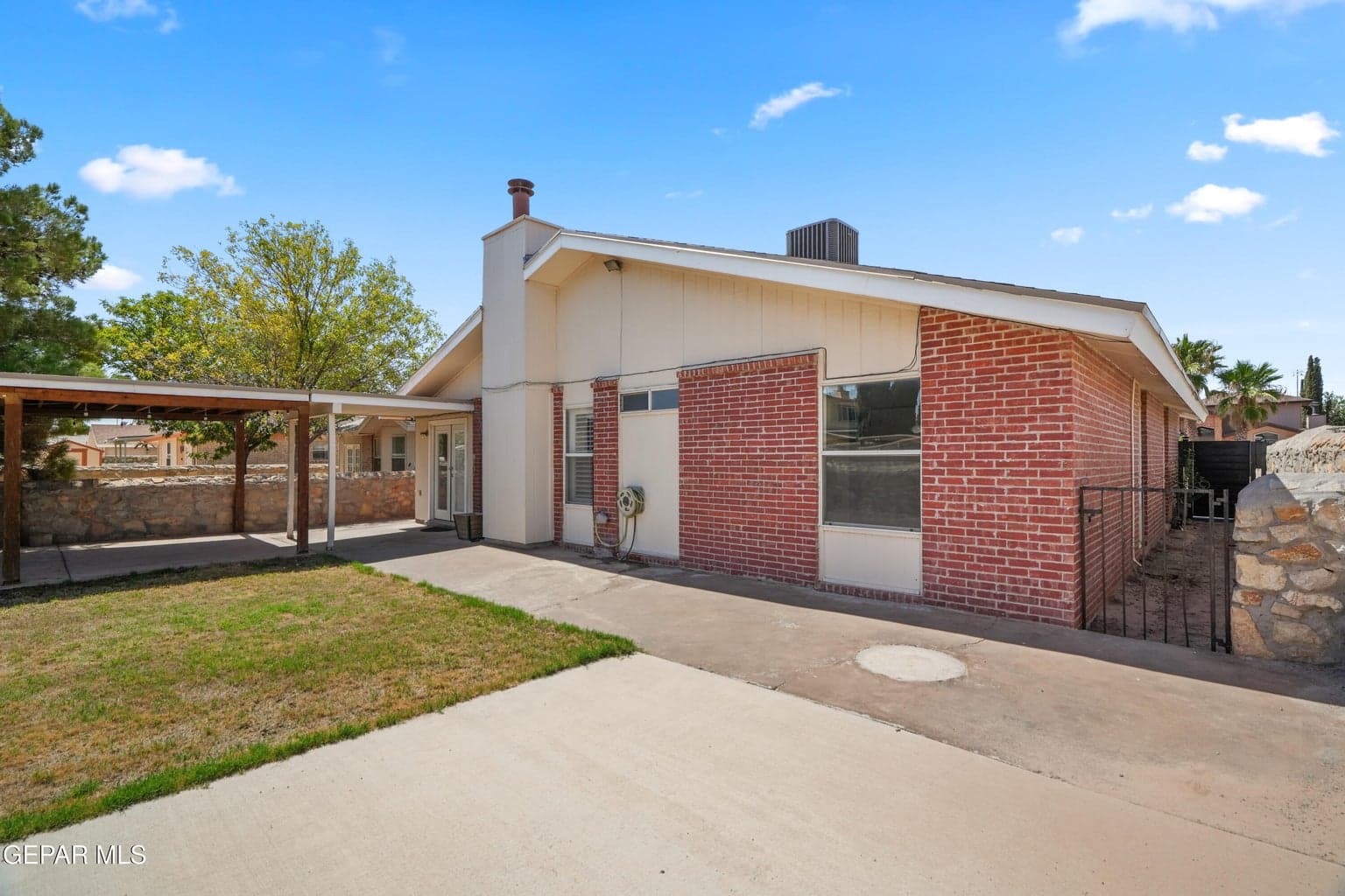 12141 Valley Quail Dr-24