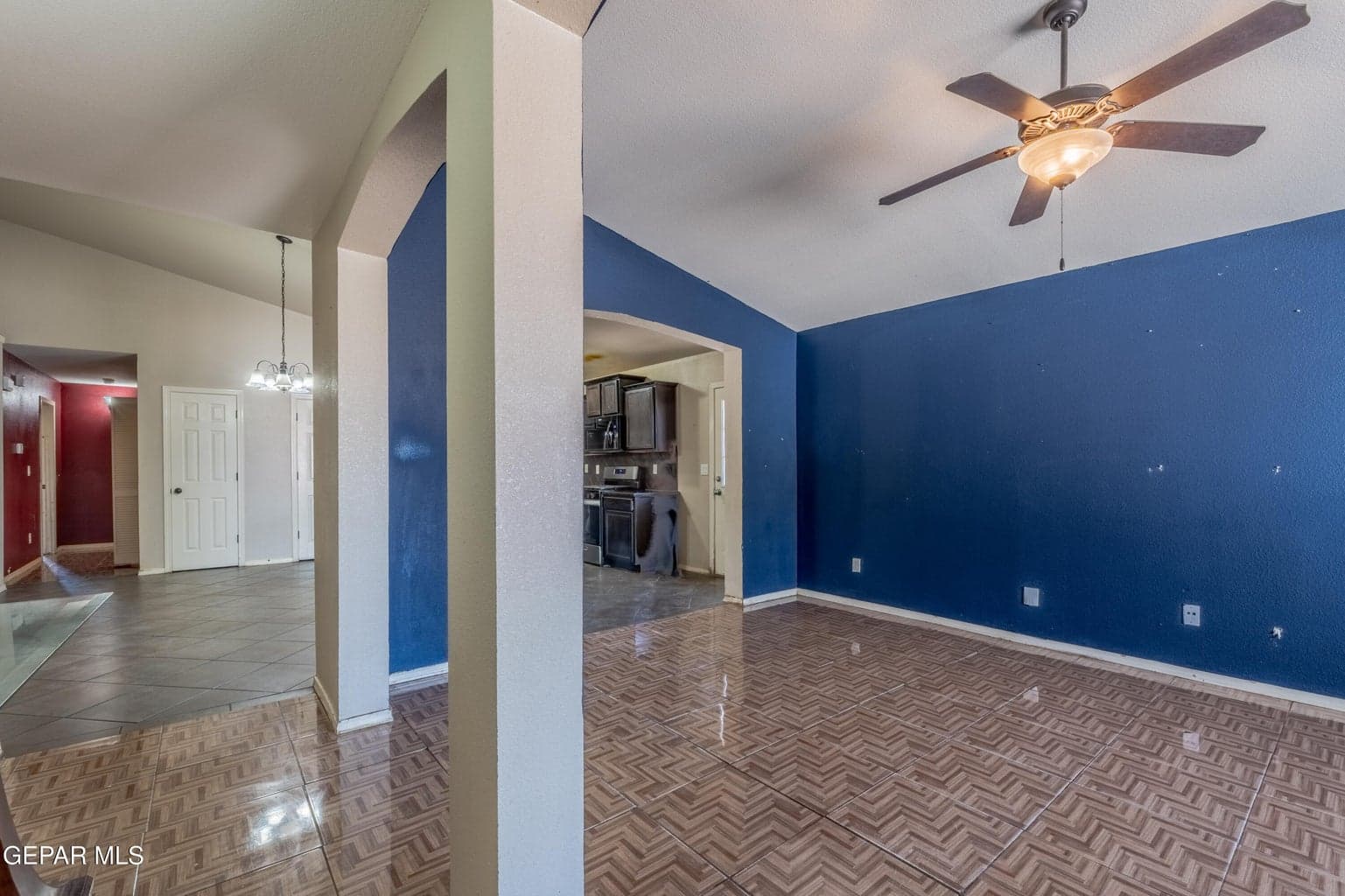 SEMI OPEN CONCEPT