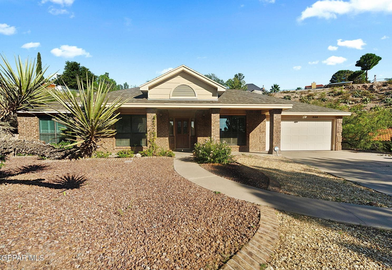Photo of 860 HEMPSTEAD Drive