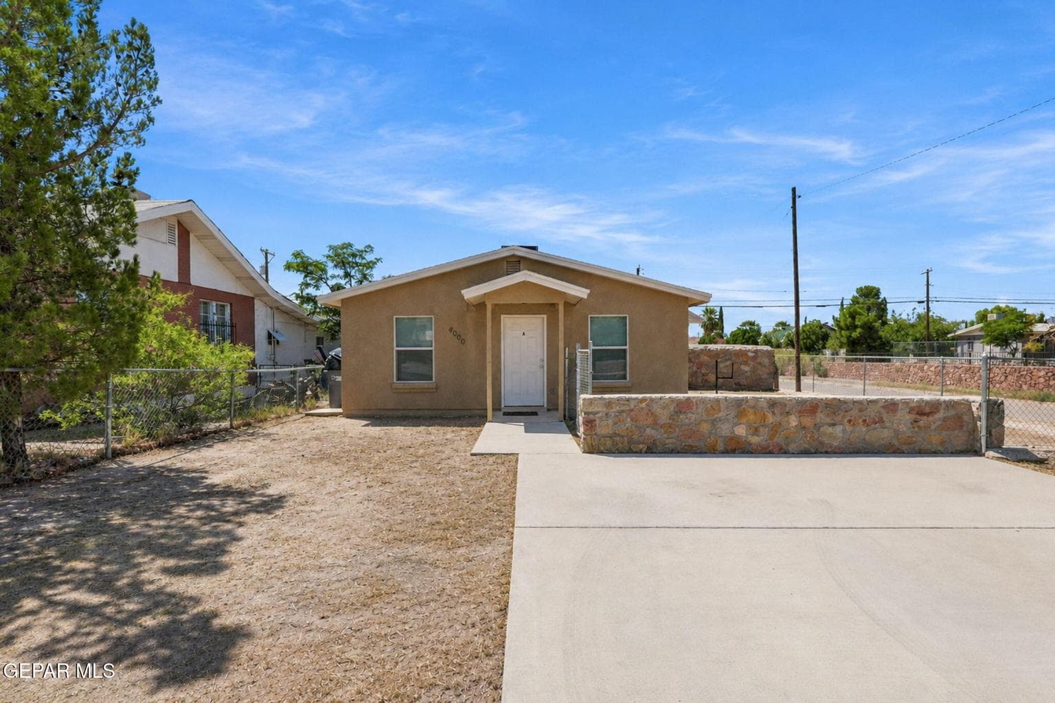 4000 CLIFTON Avenue A/B