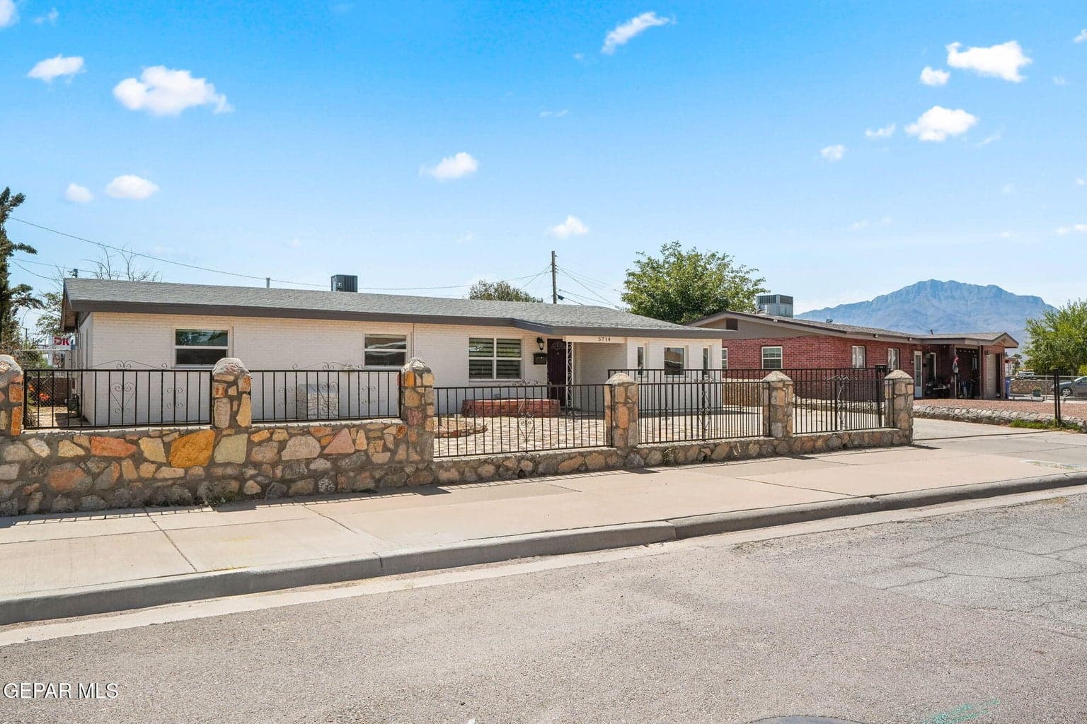 5714 Elkton Way-2