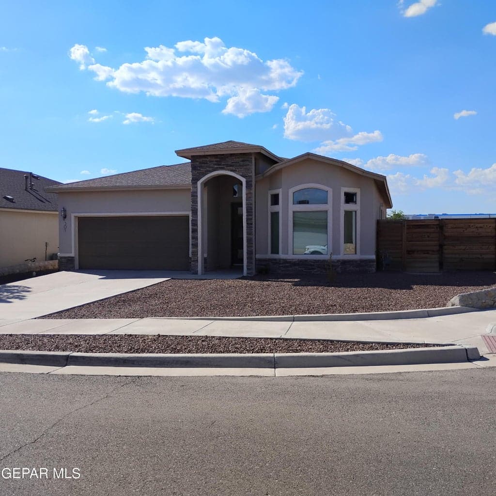 301 S MANZANITA Drive
