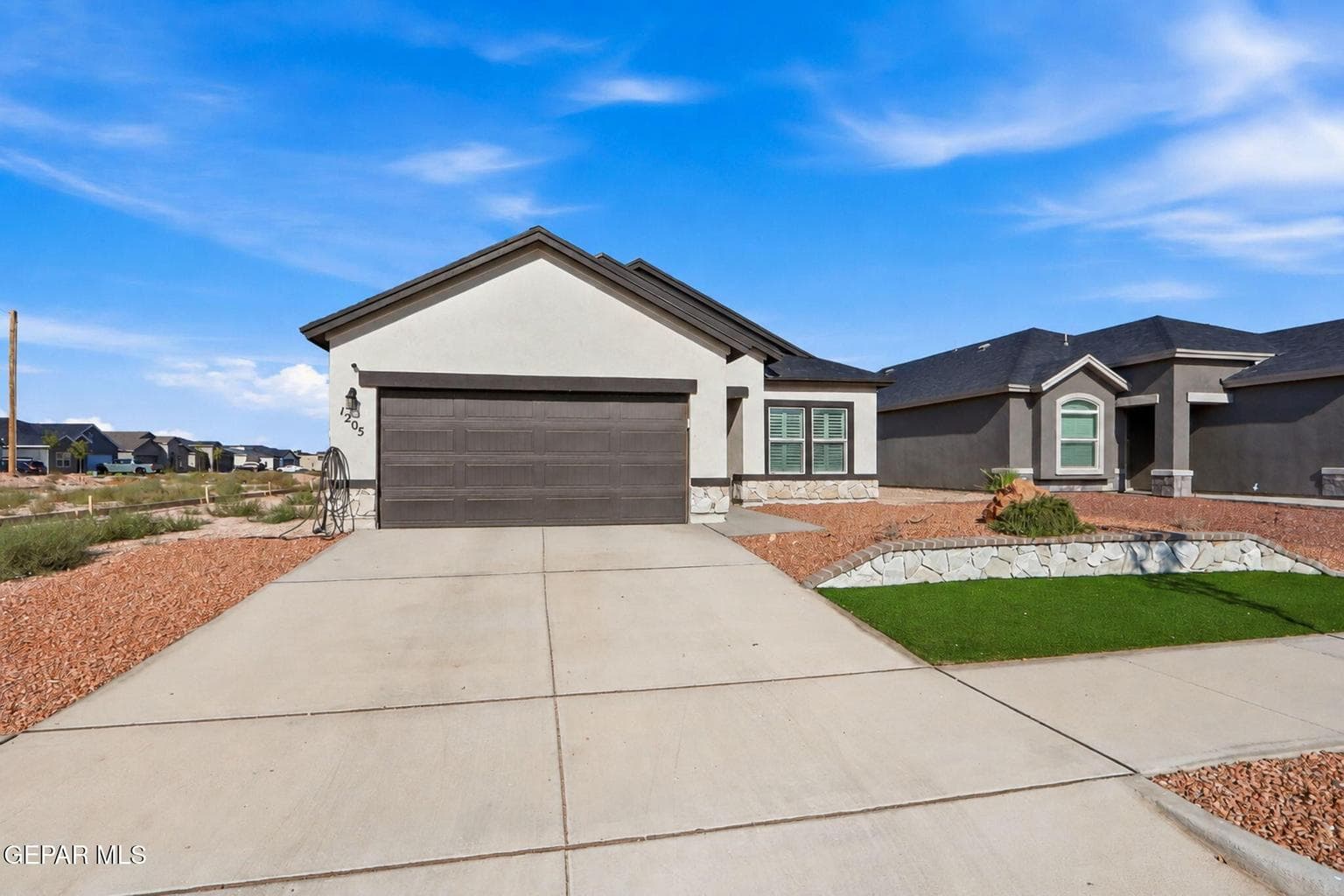 4-web-or-mls-Exterior4