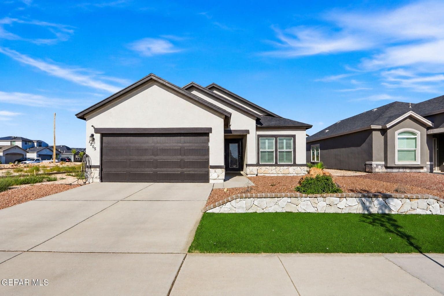 5-web-or-mls-Exterior5