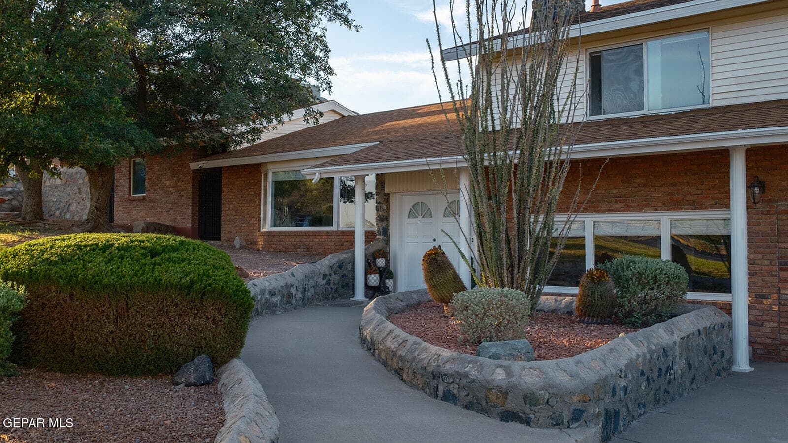 2. Front Yard-6_websize