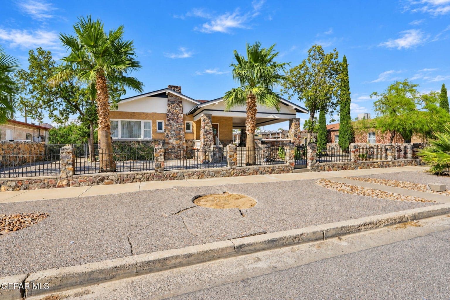 24-web-or-mls-Exterior11