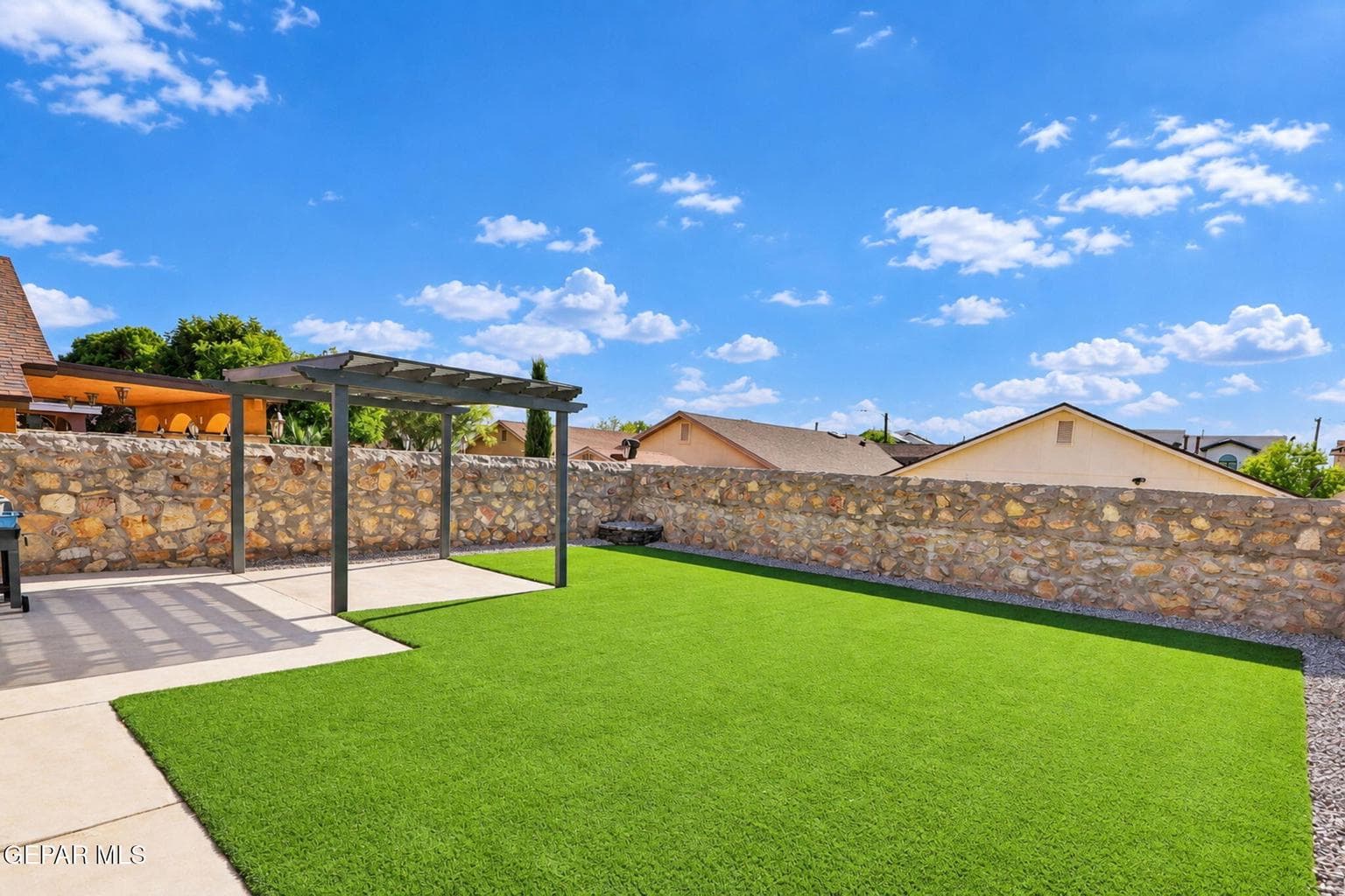 1-web-or-mls-Exterior1