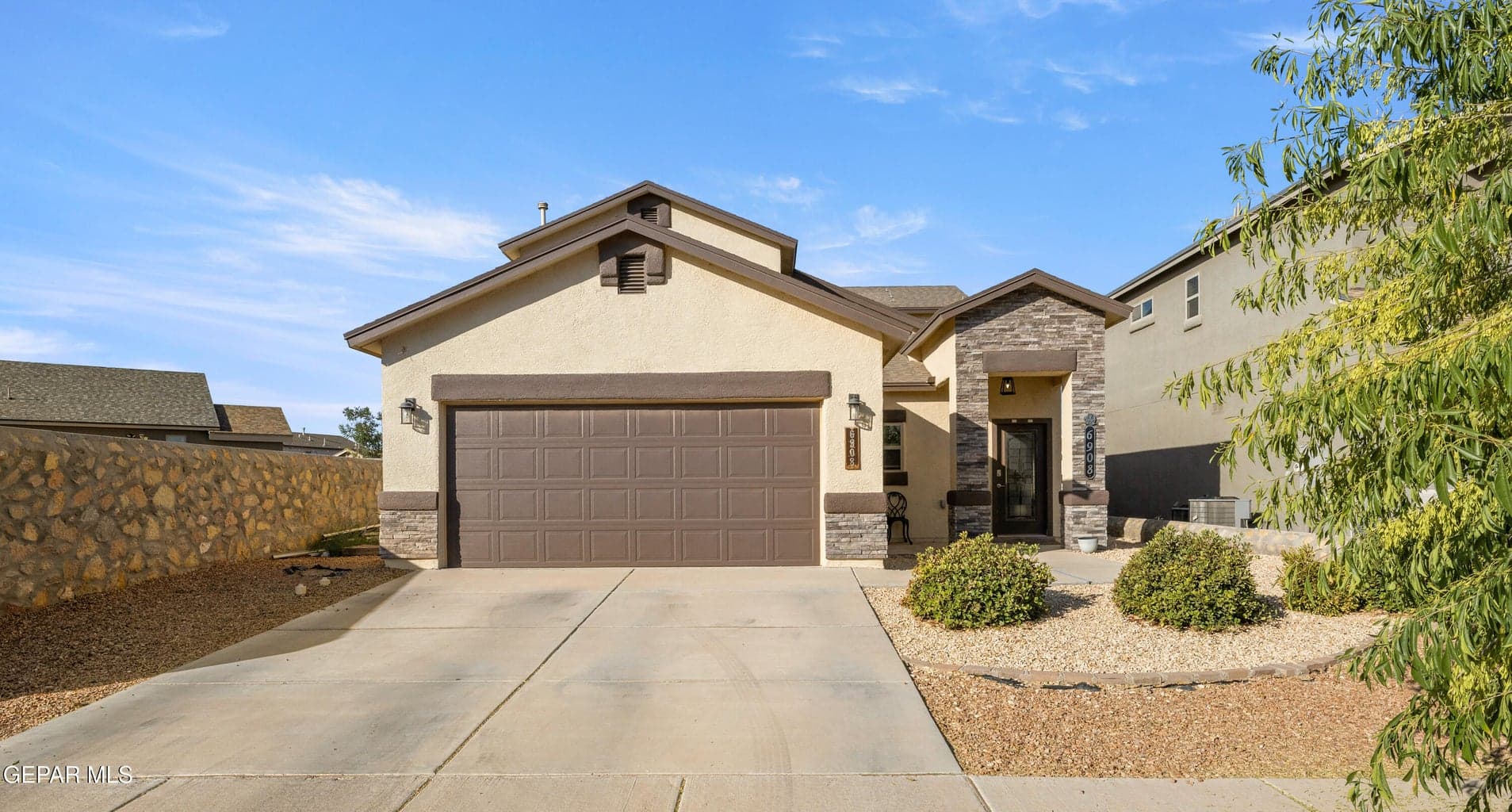6908-Copper-Town-MLS-Camera-Guy-2
