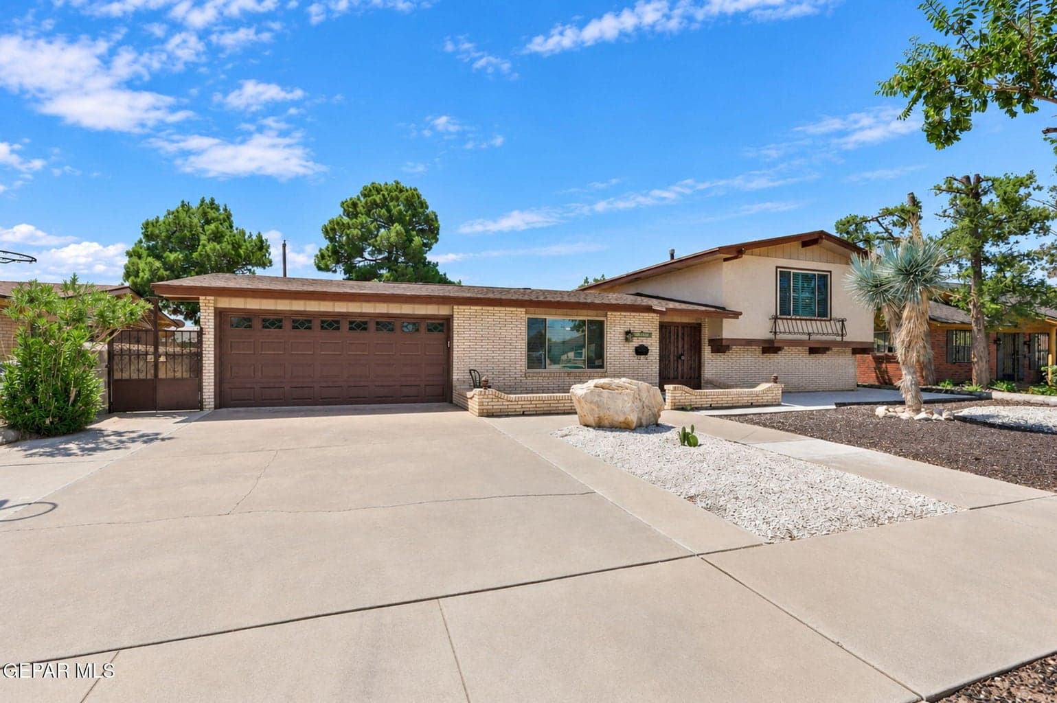 7-web-or-mls-Exterior_7