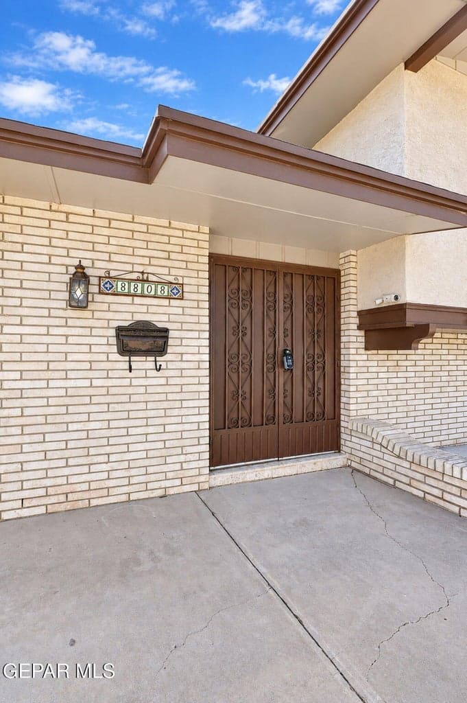 1-web-or-mls-Exterior_1