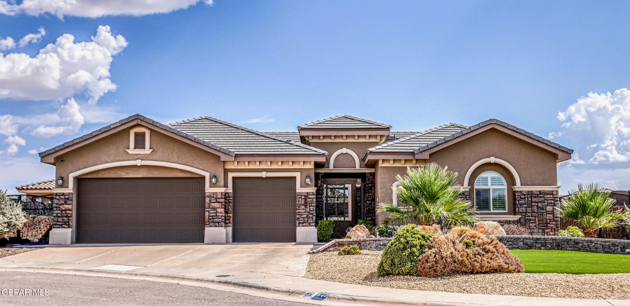 840 GOLDEN EDGE Court