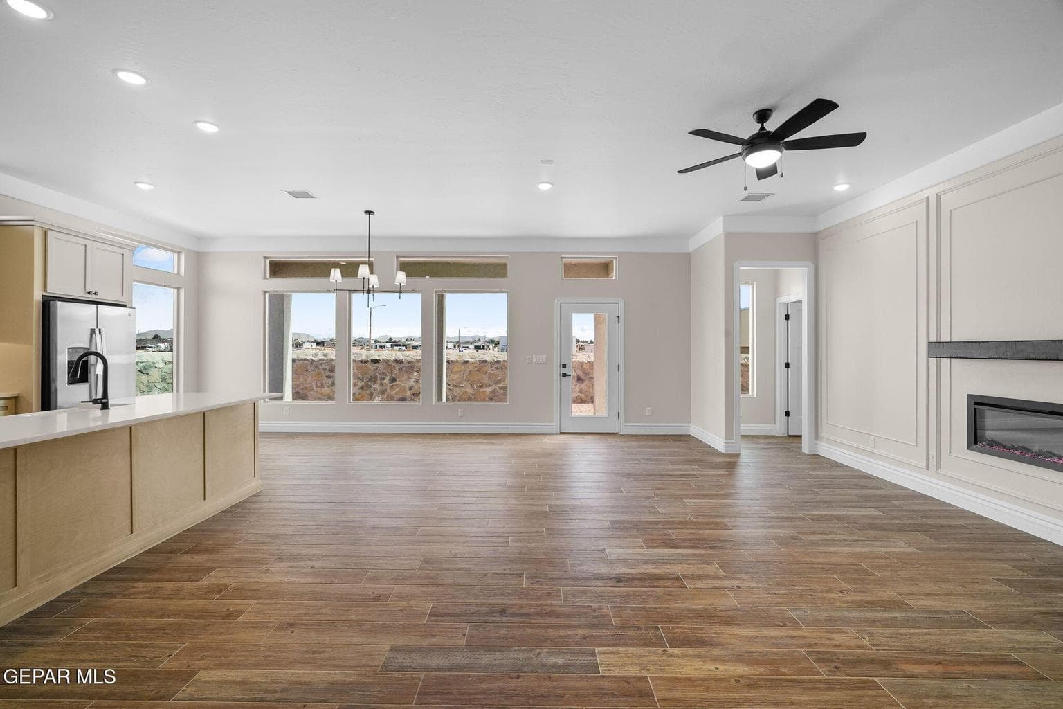 Photos are of a previously completed home and are only for illustration purposes.