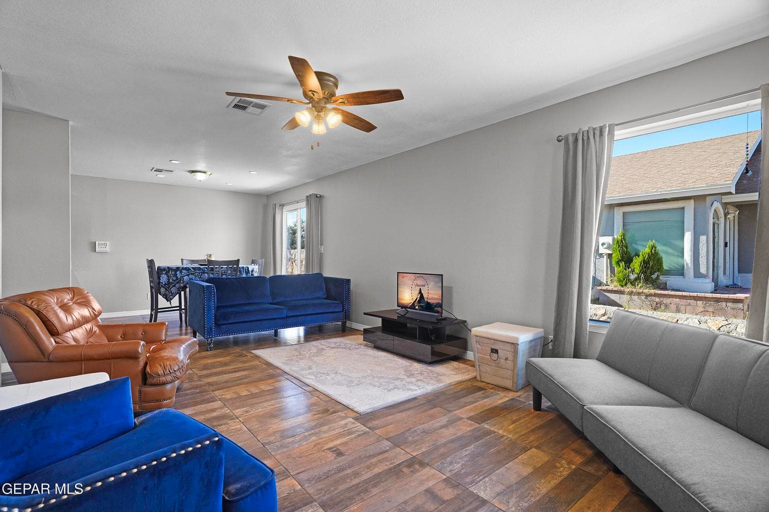 A spacious gathering area perfect for welcoming guests