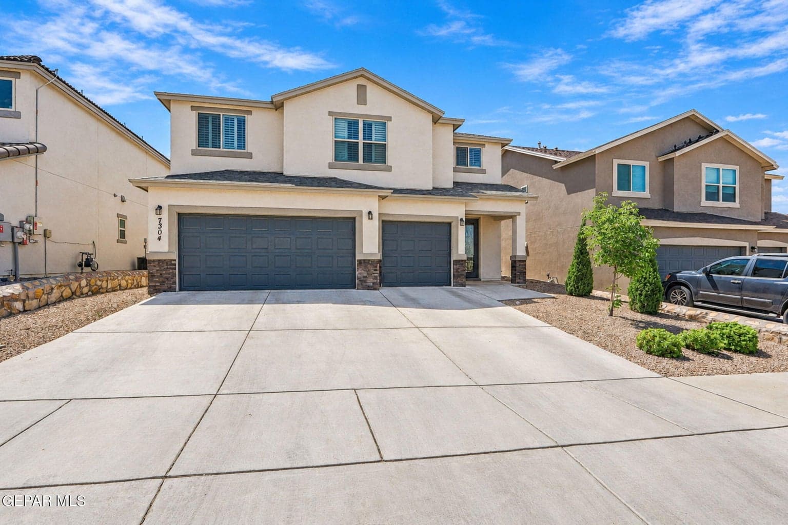 5-web-or-mls-Exterior_5