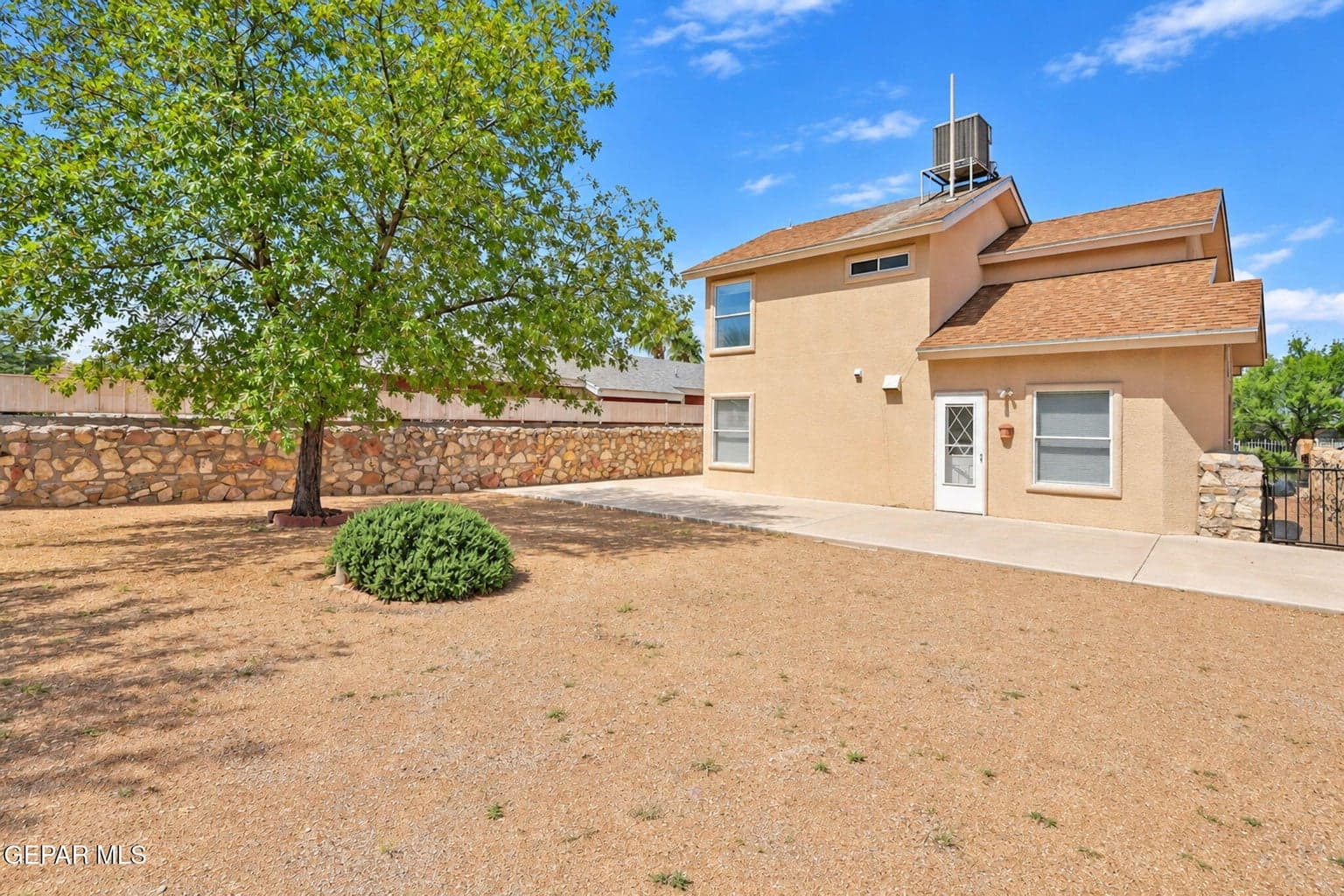 7-web-or-mls-Exterior_7