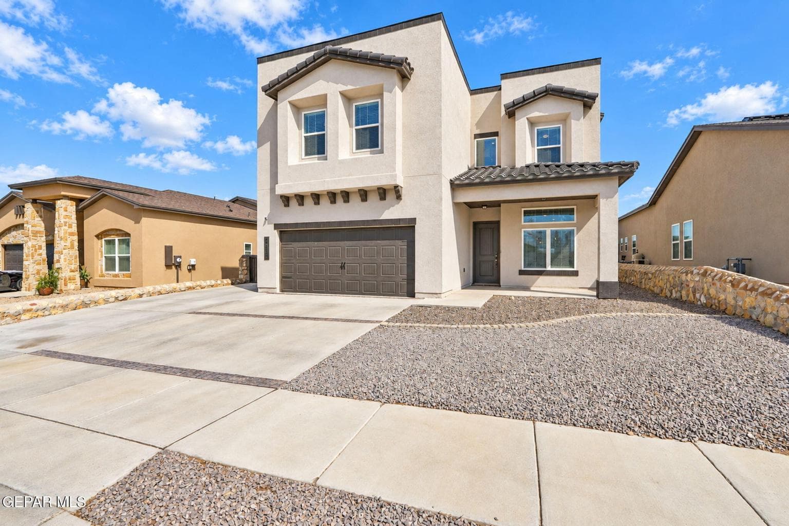 8-web-or-mls-Exterior_8