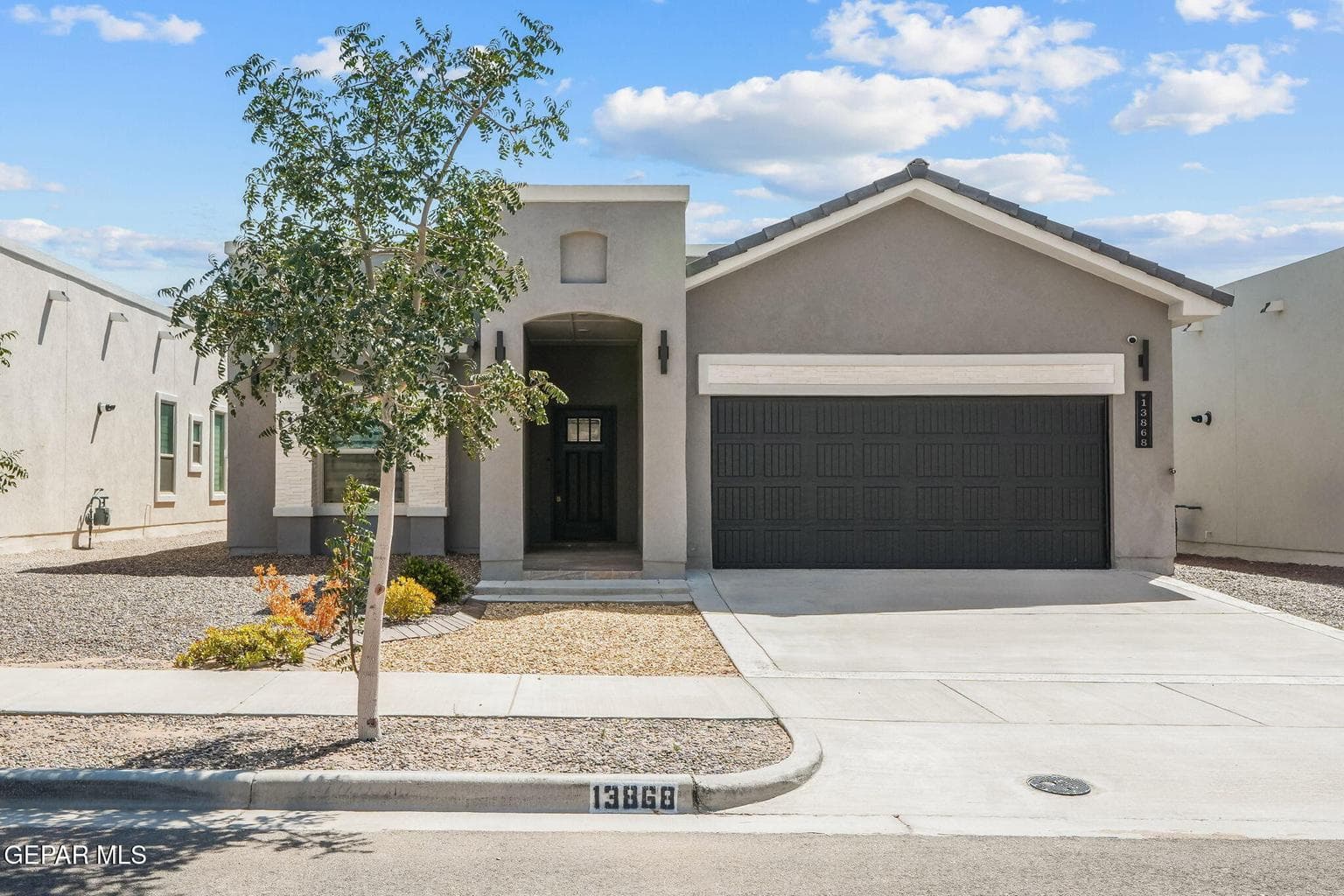 13868 Paseo Perlas Dr-1
