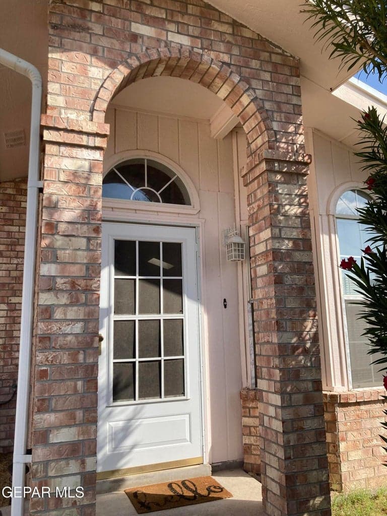 9145 BUR OAK Circle