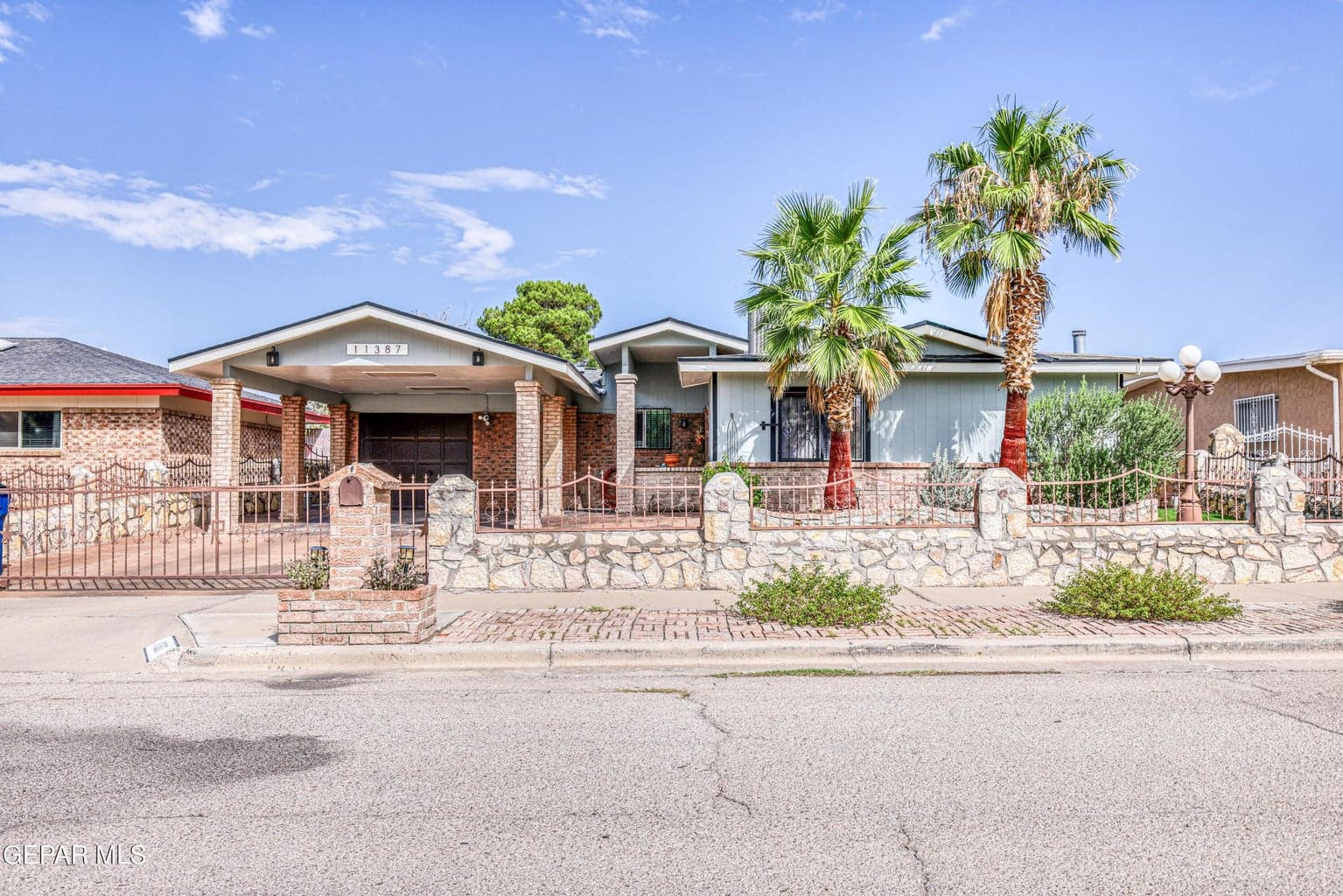 11387 BEACH FRONT Drive