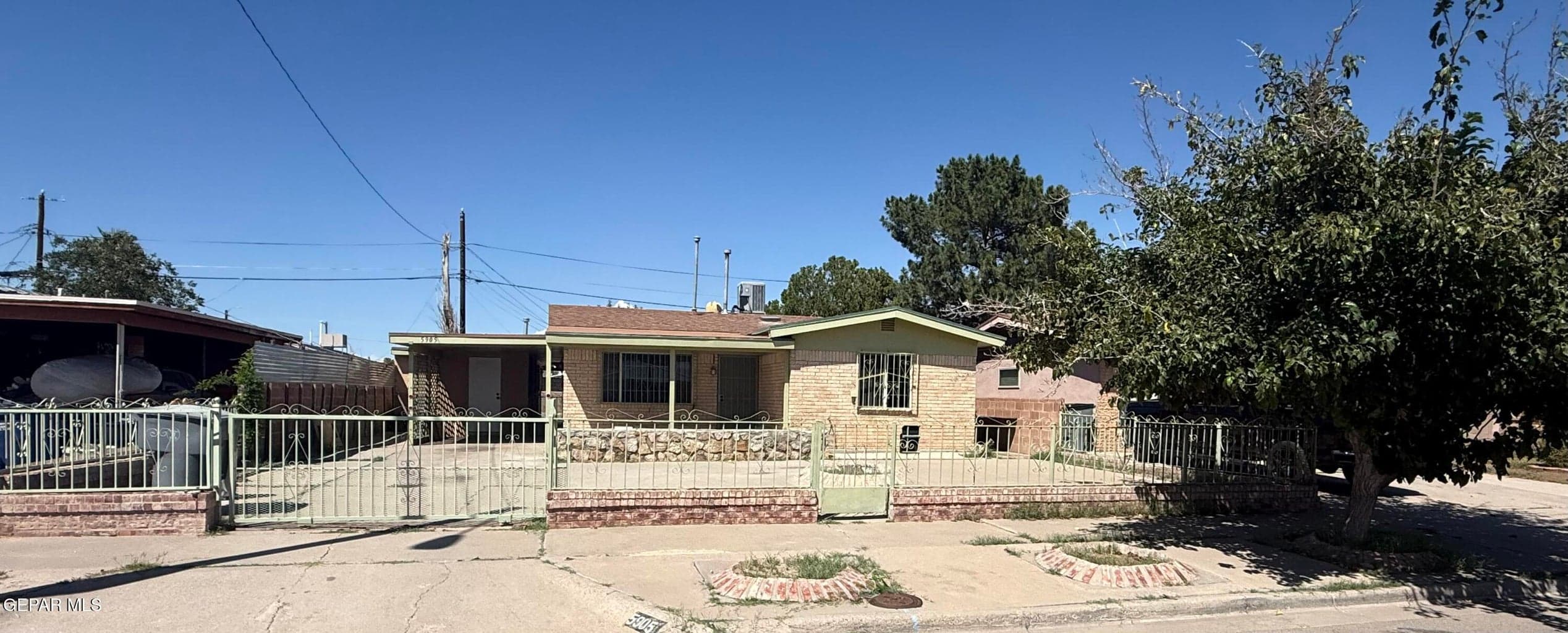 Photo of 5905 MAINZER Avenue