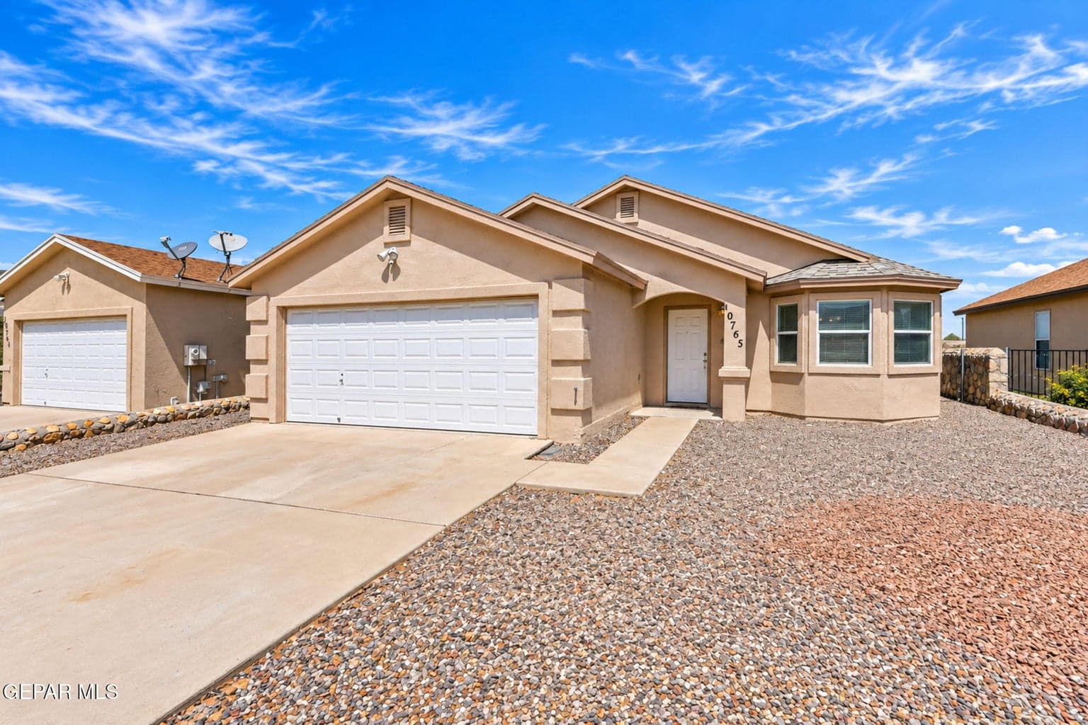 7-web-or-mls-Exterior_7