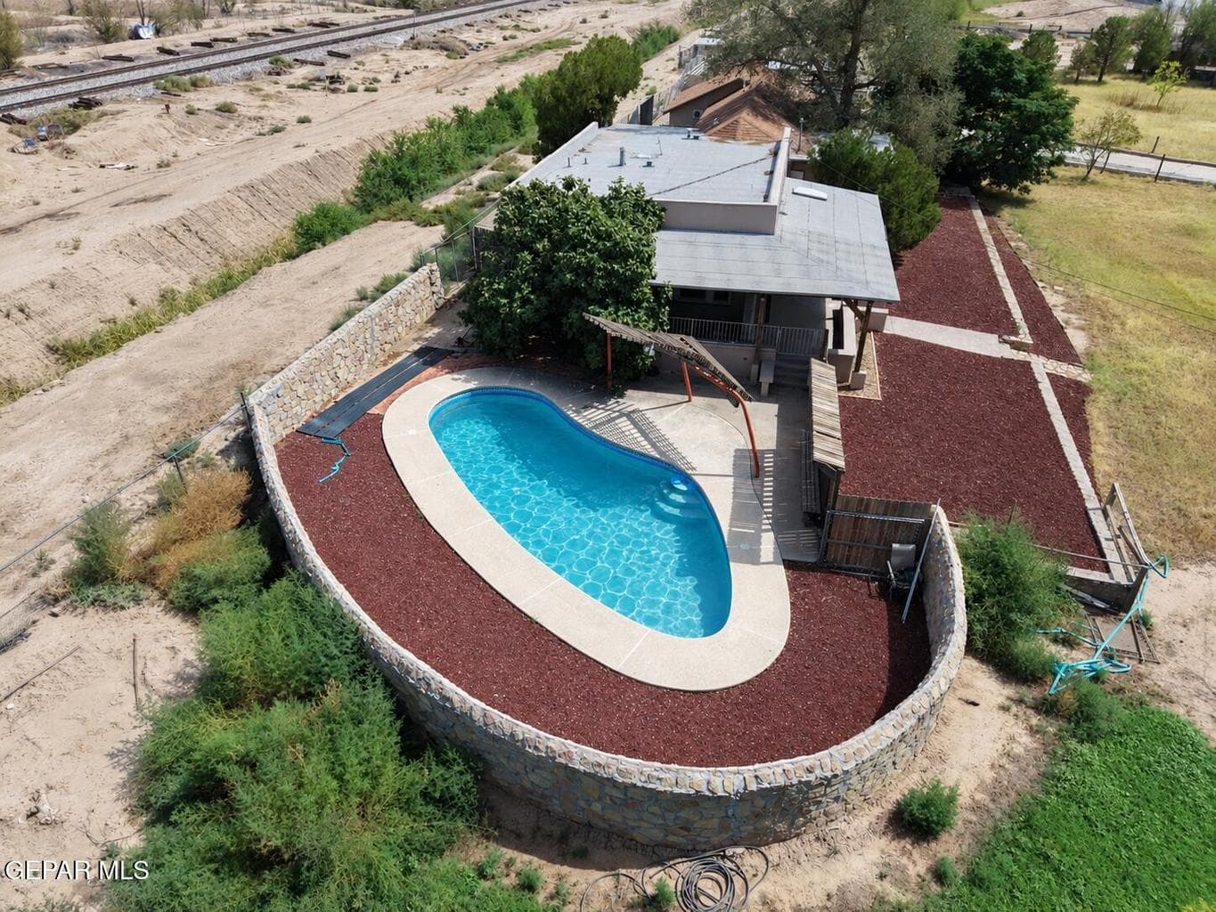 pool .