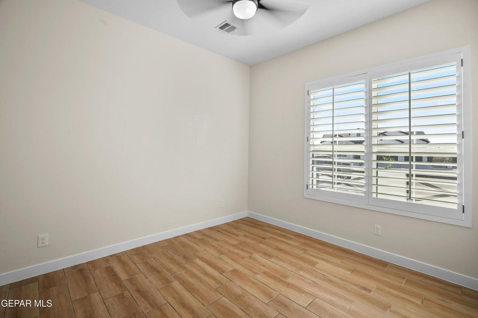 808 Croydon-4