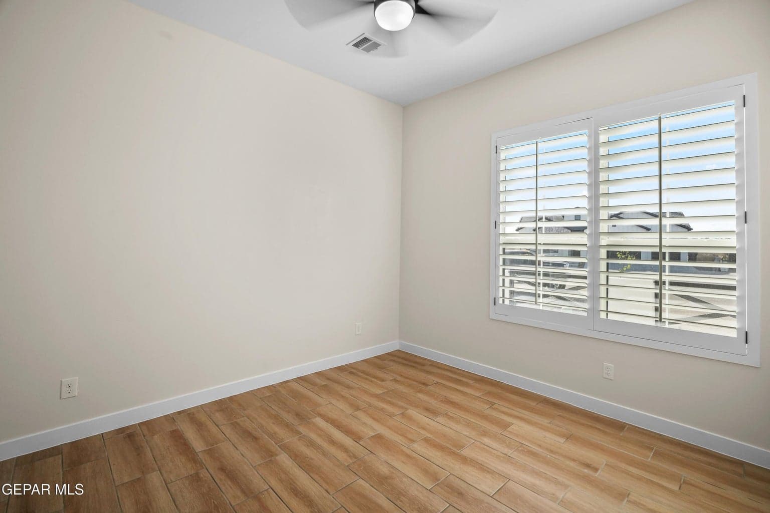 808 Croydon-4