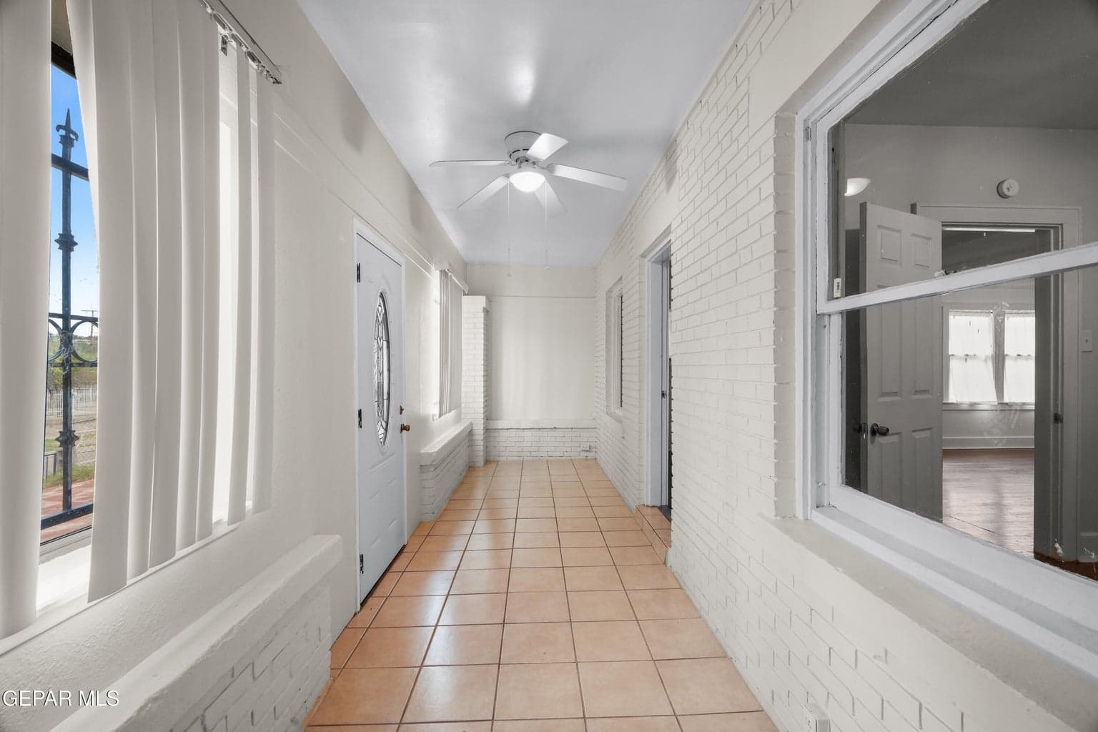 1922 Happer St-7