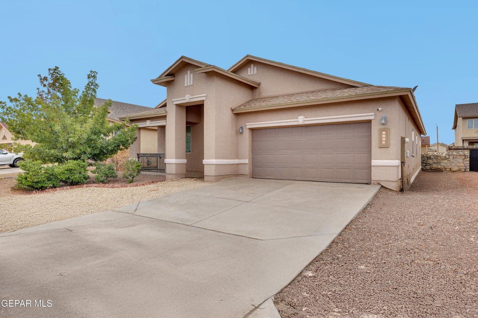 2209 Glitter Point