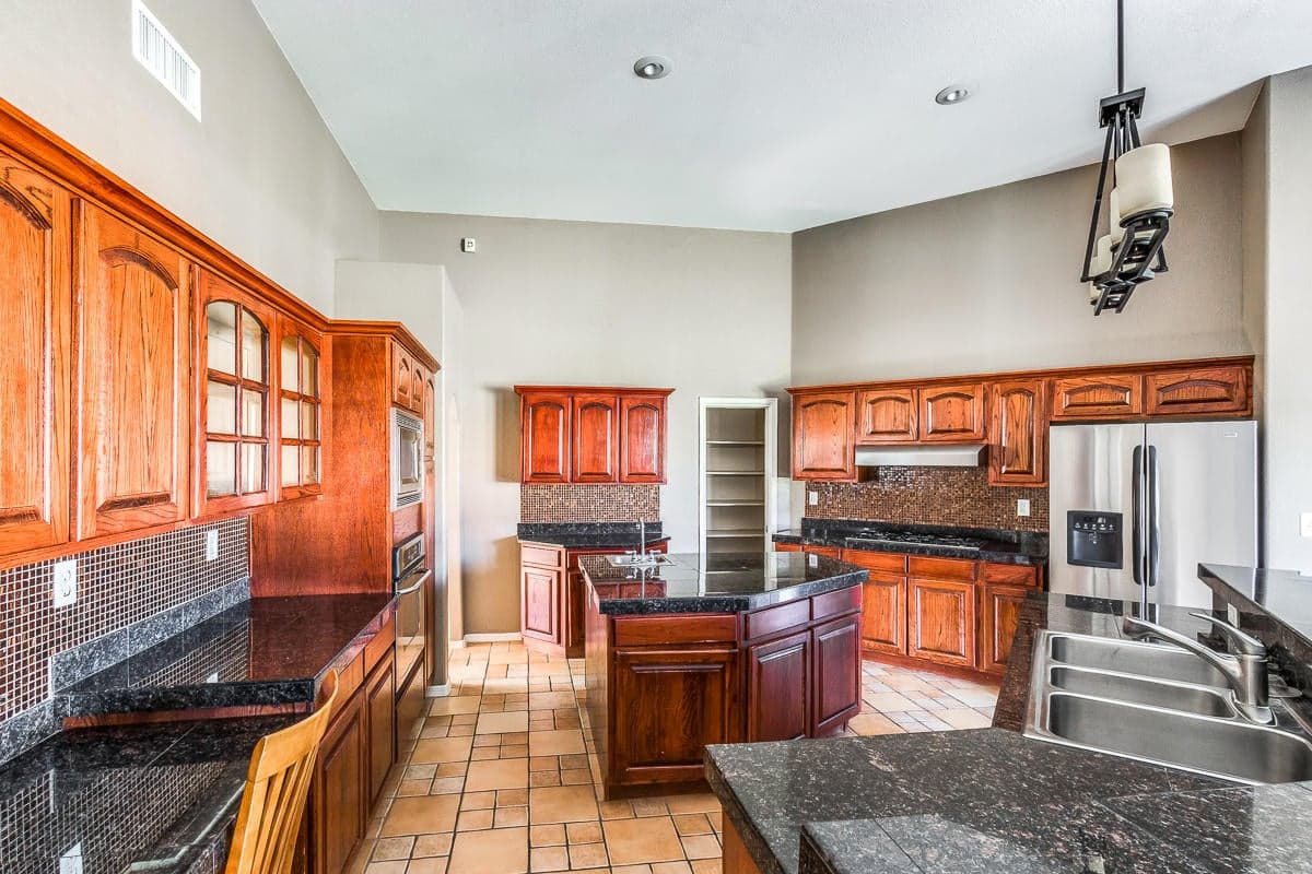 4212 Loma Clara-7