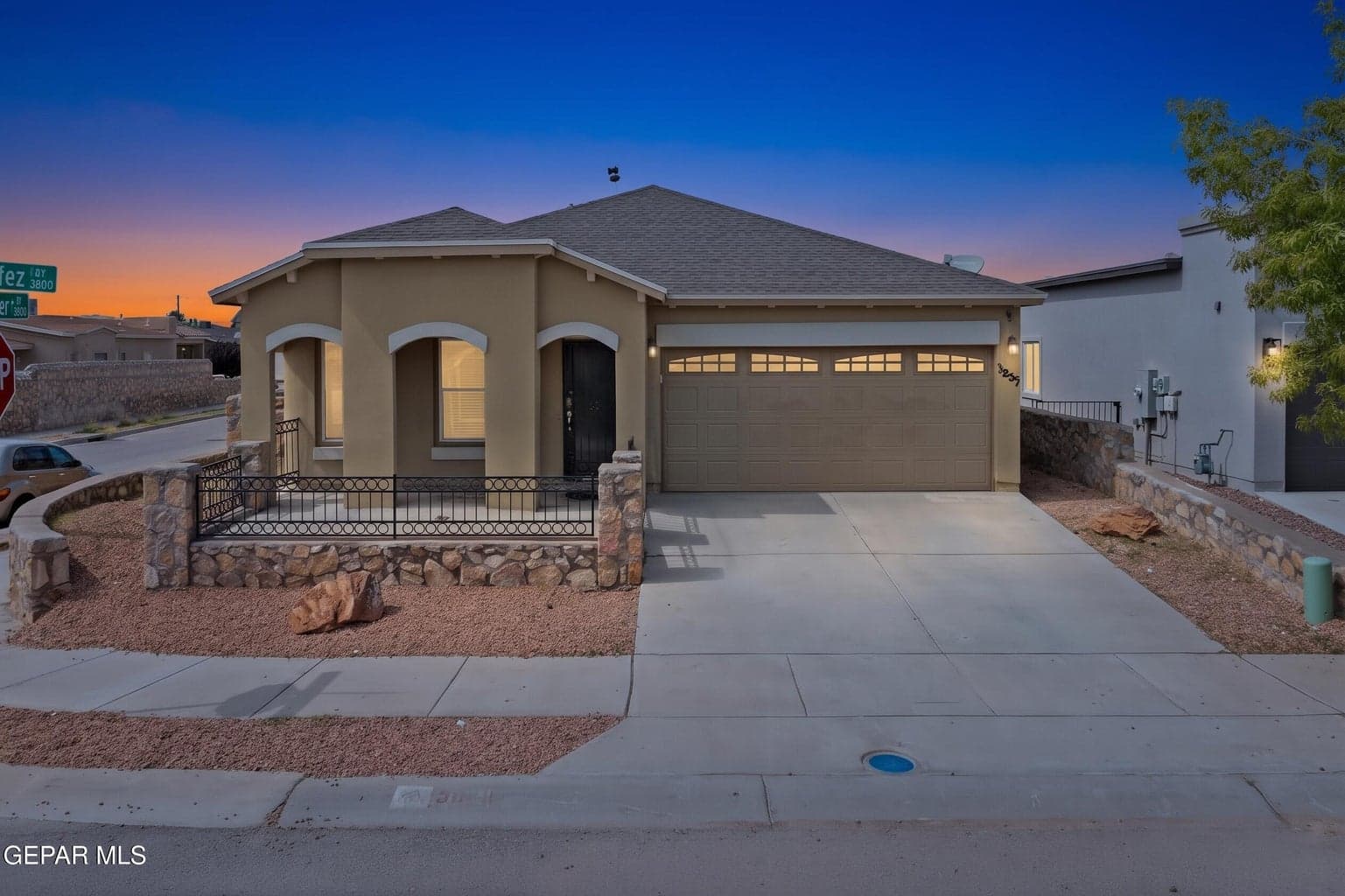 3853 LOMA CORTEZ Drive
