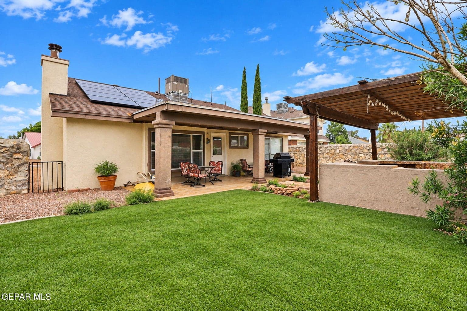 11-web-or-mls-Exterior_11