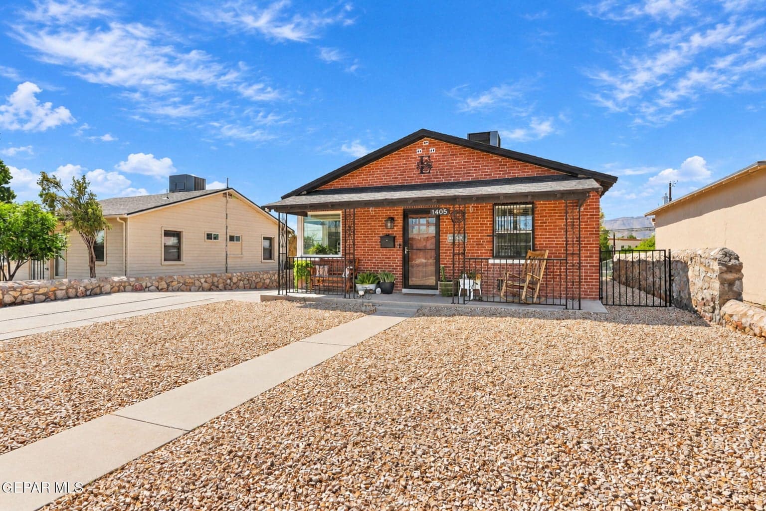 7-web-or-mls-Exterior_7